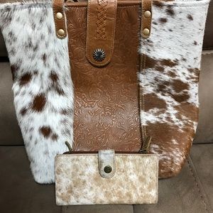 Myra Pocketbook with Wallet. Fur on wallet and purse with leather.